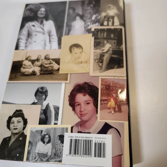 Spanish book used "My mundo adorado Sonia Sotomayor" book - Picture 5 of 13